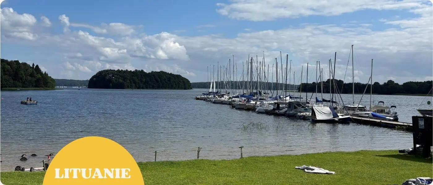 Randonnée en famille autour du lac Plateliai